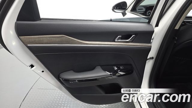 Kia K5 (III) 2.0 Noblesse 2022 — фото 25