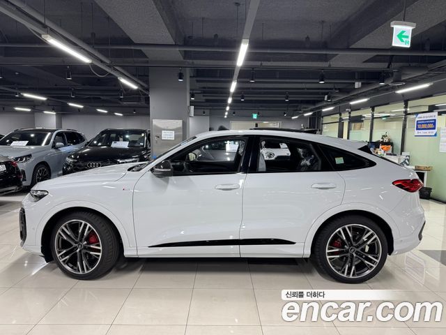 Audi Q5 (80A) 45 TFSI Quattro Sportback S Line Black Edition 2025 — фото 2