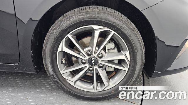 Kia K3 (II) 1.6 Prestige 2023 — фото 21