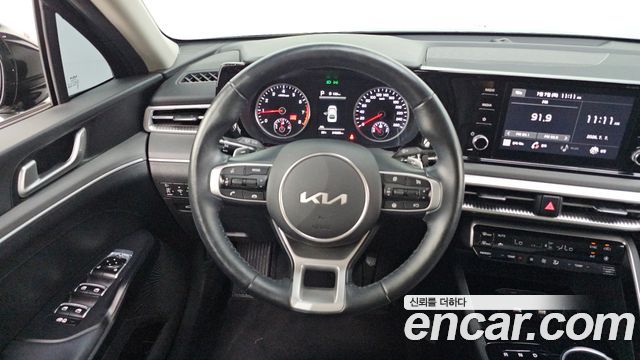 Kia K5 (III) 2.0 Prestige 2023 — фото 16