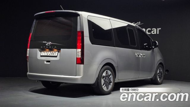 Hyundai Staria Tourer 11-Seater Modern 2022 — фото 2