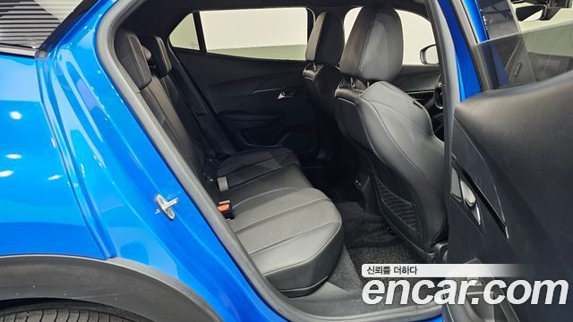 Peugeot e-2008 (II) EV GT 2022 — фото 15