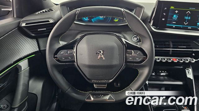 Peugeot e-2008 (II) EV GT 2022 — фото 17
