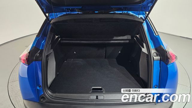 Peugeot e-2008 (II) EV GT 2022 — фото 19