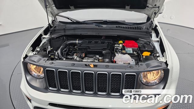Jeep Renegade 1.3 Limited 2022 — фото 6