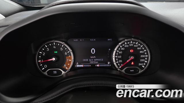 Jeep Renegade 1.3 Limited 2022 — фото 8