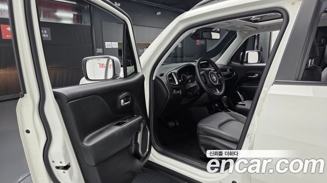 Jeep Renegade 1.3 Limited 2022 — фото 10