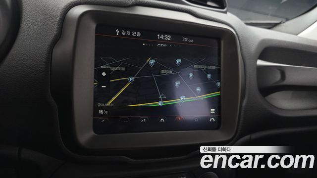 Jeep Renegade 1.3 Limited 2022 — фото 20