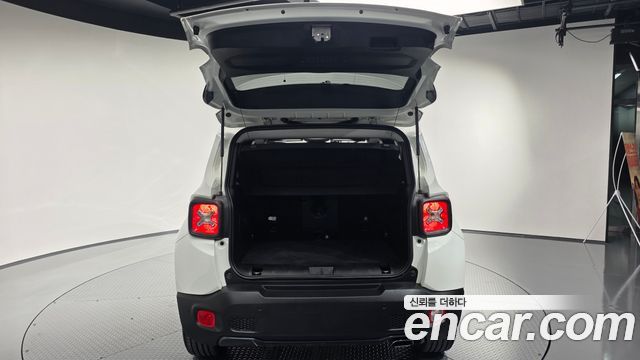 Jeep Renegade 1.3 Limited 2022 — фото 40