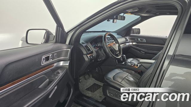 Ford Explorer 2.3 Limited 4WD 5th 2017 — фото 10