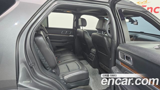 Ford Explorer 2.3 Limited 4WD 5th 2017 — фото 11