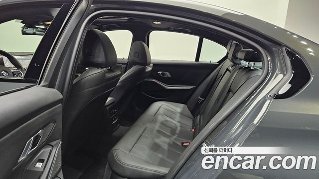 BMW 3 Series (G20) 320i M Sport 2025 — фото 12