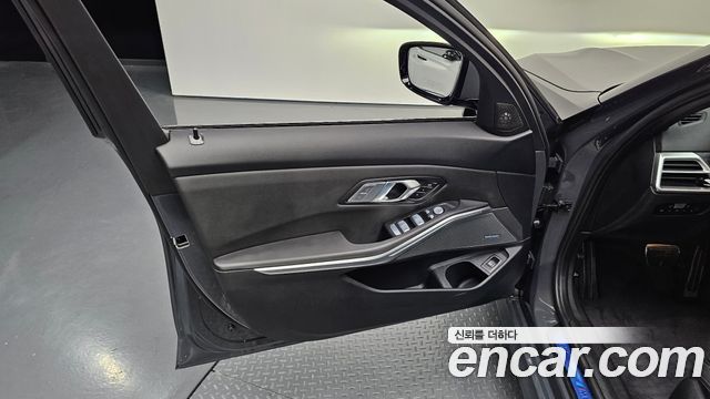 BMW 3 Series (G20) 320i M Sport 2025 — фото 24
