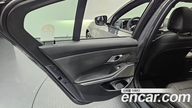 BMW 3 Series (G20) 320i M Sport 2025 — фото 25
