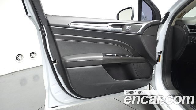 Ford Mondeo (IV) 2.0 Titanium 2016 — фото 24