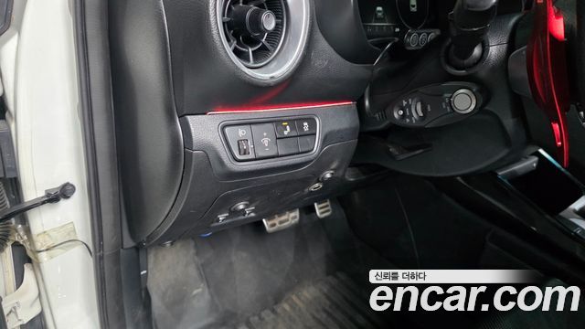 Kia K3 (II) 1.6 Turbo GT 5Door Signature 2022 — фото 17