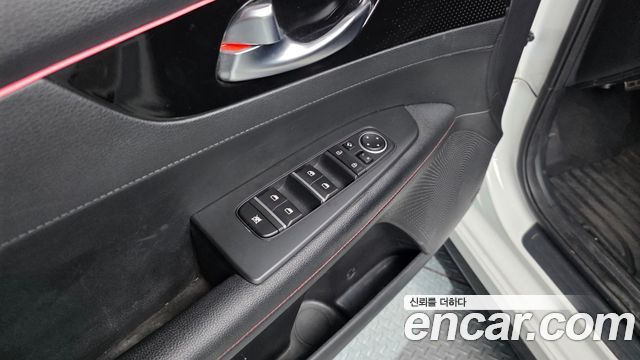 Kia K3 (II) 1.6 Turbo GT 5Door Signature 2022 — фото 28
