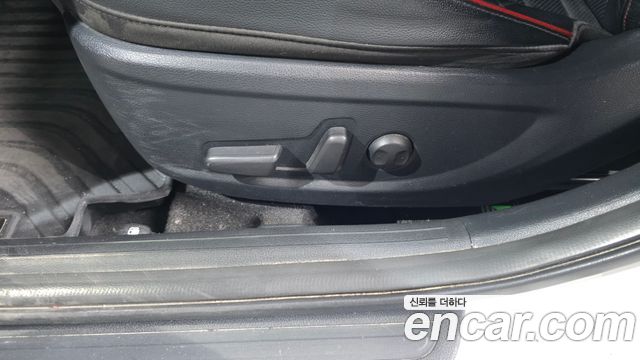 Kia K3 (II) 1.6 Turbo GT 5Door Signature 2022 — фото 31