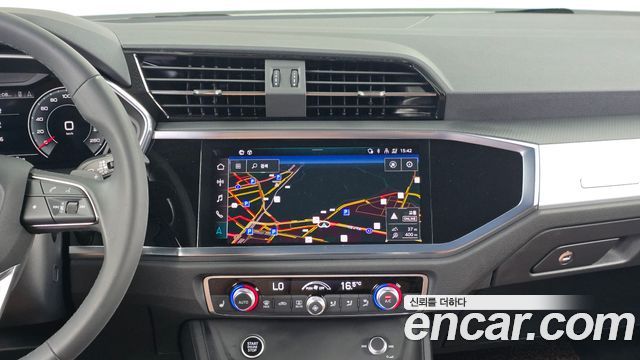 Audi Q3 (F3) 35 TDI Quattro Premium 2023 — фото 12