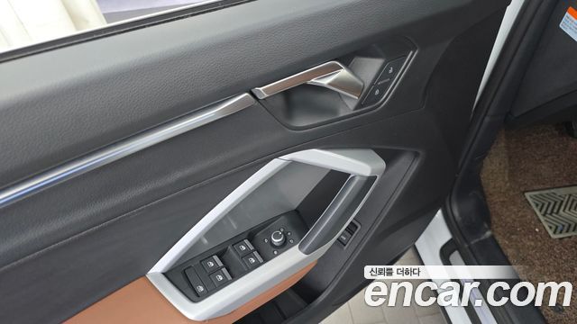 Audi Q3 (F3) 35 TDI Quattro Premium 2023 — фото 29
