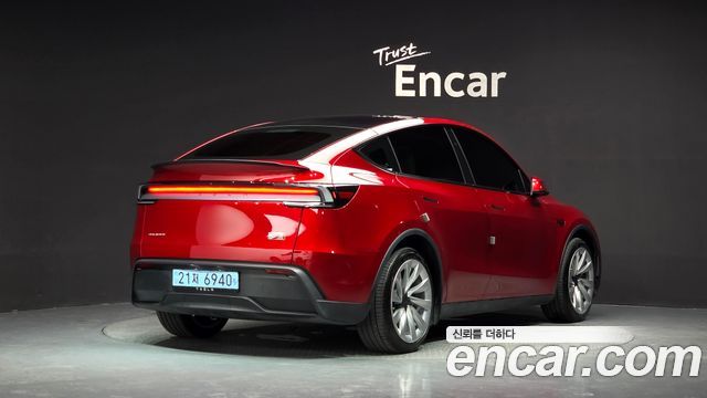 Tesla Model Y Long Range Launch Edition AWD 2025 — фото 2