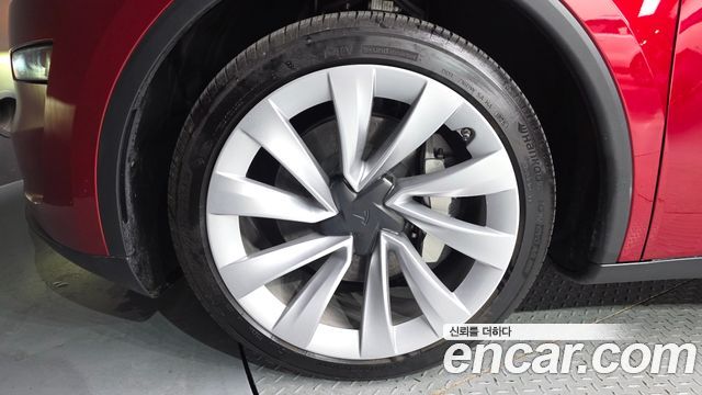 Tesla Model Y Long Range Launch Edition AWD 2025 — фото 5