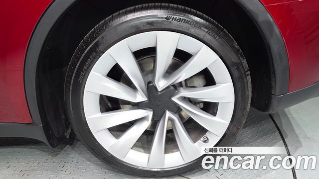 Tesla Model Y Long Range Launch Edition AWD 2025 — фото 27