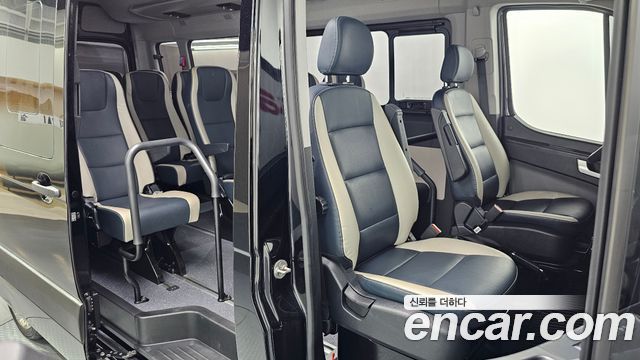 Hyundai Solati 15-seater deluxe 2023 — фото 10