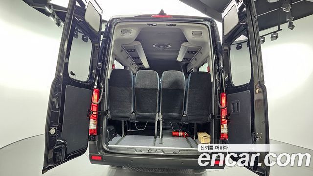 Hyundai Solati 15-seater deluxe 2023 — фото 20