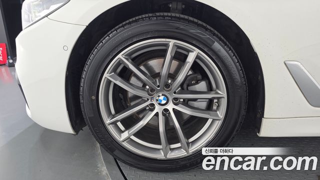 BMW 5 Series (G30) 520d xDrive M Sport Package 2018 — фото 5