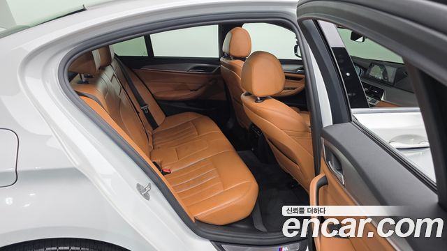 BMW 5 Series (G30) 520d xDrive M Sport Package 2018 — фото 12