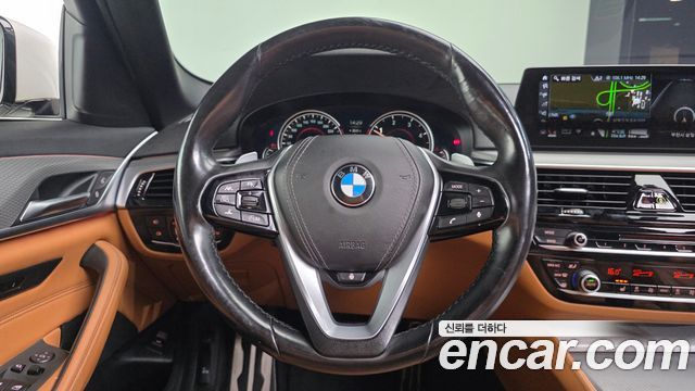 BMW 5 Series (G30) 520d xDrive M Sport Package 2018 — фото 13