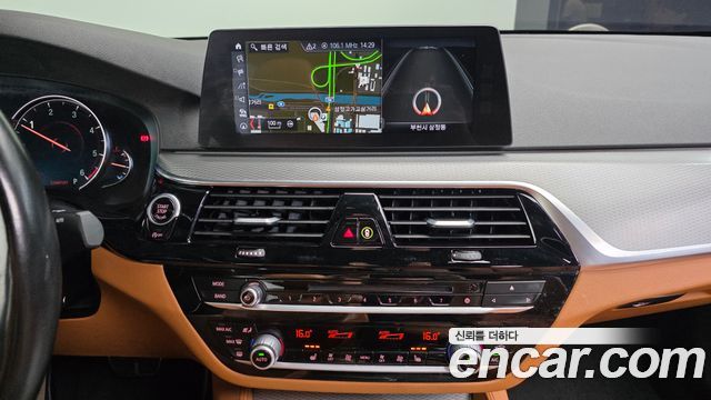 BMW 5 Series (G30) 520d xDrive M Sport Package 2018 — фото 14