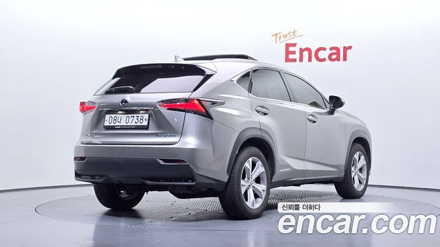 Lexus NX300h Executive 2015 — фото 2