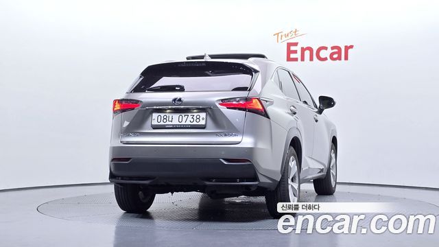 Lexus NX300h Executive 2015 — фото 4