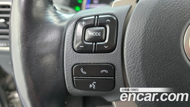 Lexus NX300h Executive 2015 — фото 17