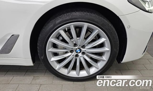BMW 5 Series (G30) 530i xDrive Luxury 2023 — фото 8