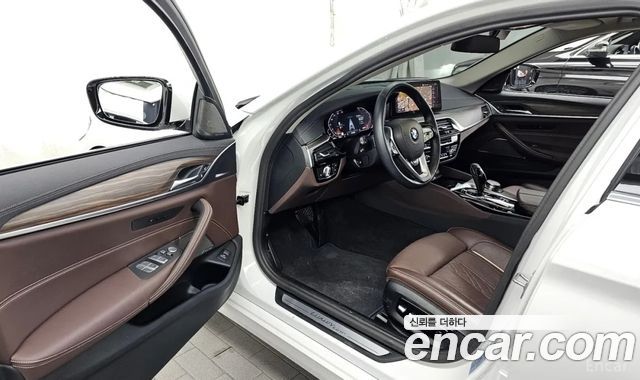 BMW 5 Series (G30) 530i xDrive Luxury 2023 — фото 10