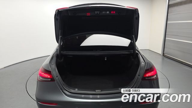 Mercedes-Benz E-Class (W213) E350 4MATIC AMG Line 2023 — фото 20
