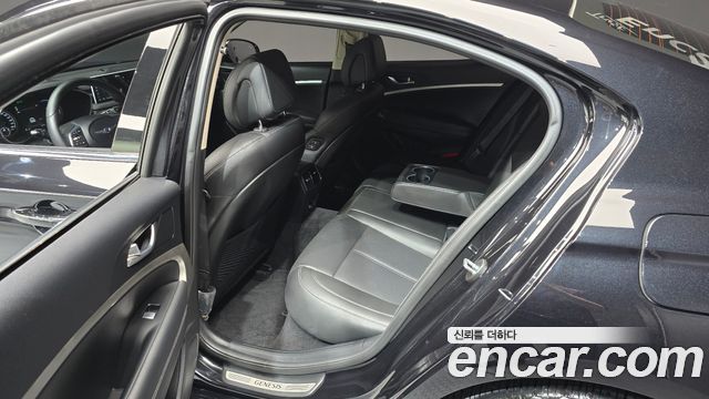 Genesis G70 Gasoline 2.0T 2WD 2022 — фото 11