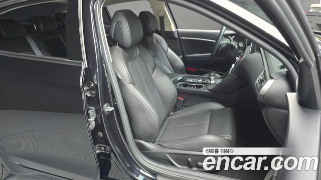 Genesis G70 Gasoline 2.0T 2WD 2022 — фото 12