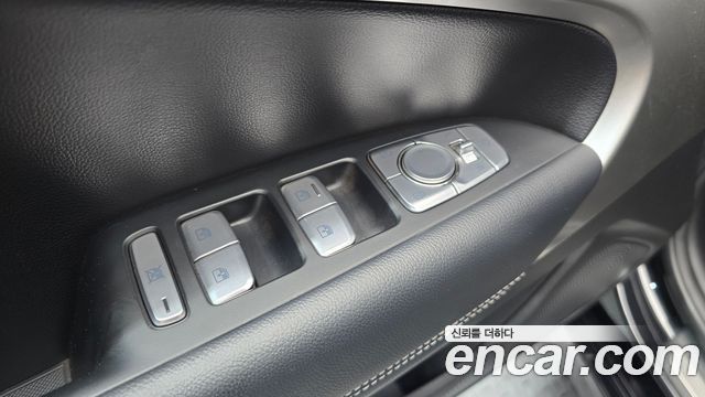 Genesis G70 Gasoline 2.0T 2WD 2022 — фото 14