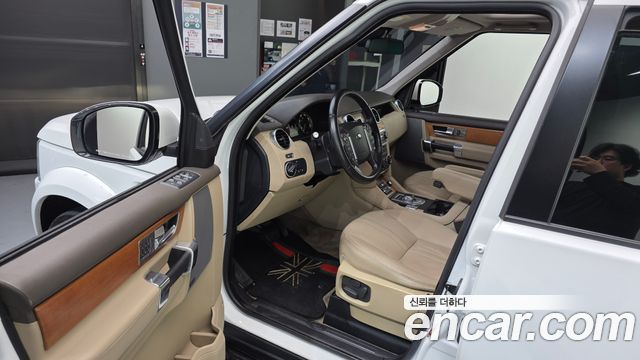 Land Rover Discovery 4 3.0 SDV6 SE 2015 — фото 10