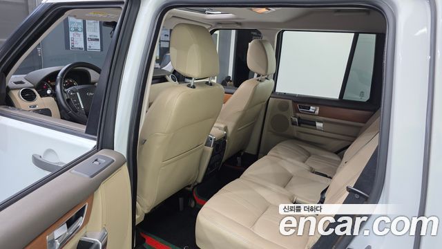 Land Rover Discovery 4 3.0 SDV6 SE 2015 — фото 11