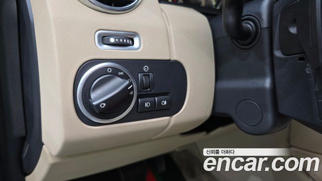 Land Rover Discovery 4 3.0 SDV6 SE 2015 — фото 14