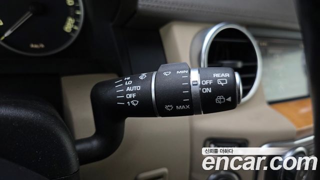 Land Rover Discovery 4 3.0 SDV6 SE 2015 — фото 15