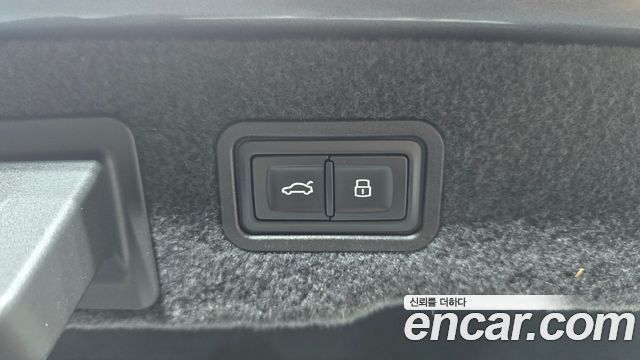 Audi A8 (D5) 55 TFSI Quattro LWB 2020 — фото 19