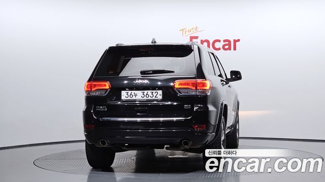 Jeep Grand Cherokee 3.0 Diesel Overland WK2 2015 — фото 4