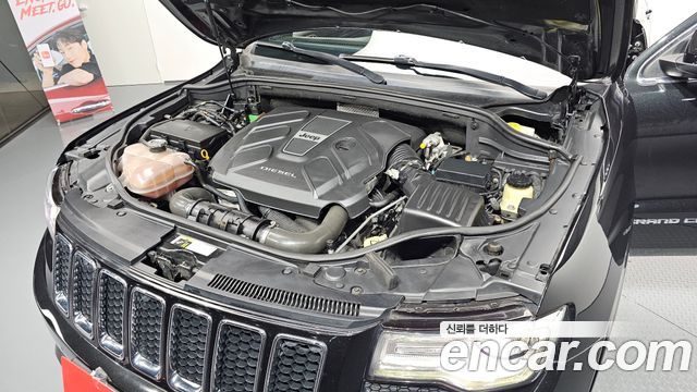 Jeep Grand Cherokee 3.0 Diesel Overland WK2 2015 — фото 6