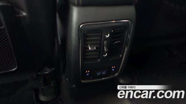 Jeep Grand Cherokee 3.0 Diesel Overland WK2 2015 — фото 19